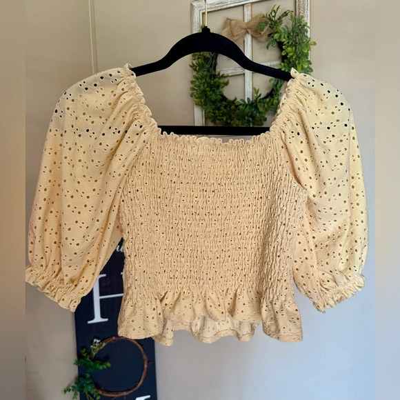 LUSH Smocked Crop Top with Puffed Sleeves size M - Picture 2 of 4